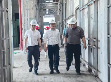 關(guān)懷促發(fā)展|區(qū)領(lǐng)導(dǎo)蒞臨年代建設(shè)【科創(chuàng)CBD雷迪森酒店】裝修項目視察指導(dǎo)