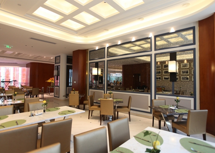 陽(yáng)光大酒店自助餐廳裝飾